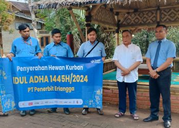 PT Erlangga Mahameru Serahkan Hewan Qurban pada Ponpes Al Umanaa Sukabumi Kepedulian pada Pendidikan  
