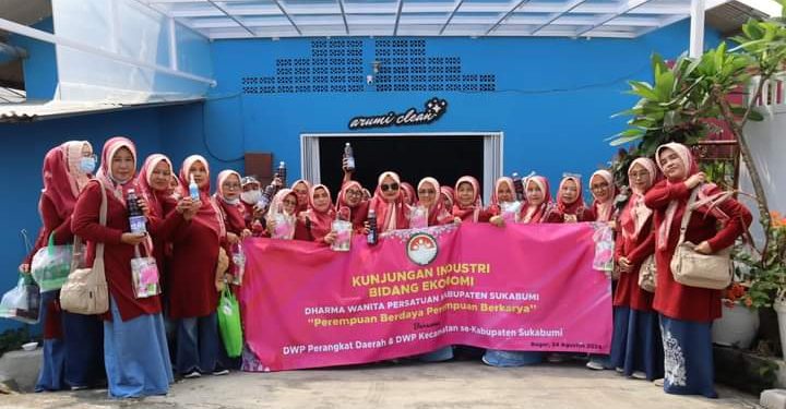 Dorong Pemberdayaan Perempuan Miliki Visi Kedepan, DWP Kabupaten Sukabumi Kunjungi PT Inti Arumi Indonesia