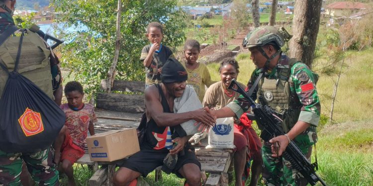 Masyarakat Gigobak Sambut Gembira Sembako Habema