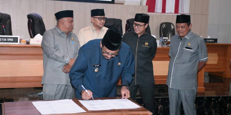 Paripurna DPRD Tetapkan Rencana Kerja DPRD Tahun Anggaran 2026 dan Perubahan Propemperda Kab.Sukabumi 2025