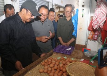 Bupati Sukabumi Tinjau Kesediaan Pangan Jelang Nataru 2026, Pastikan Stok Aman