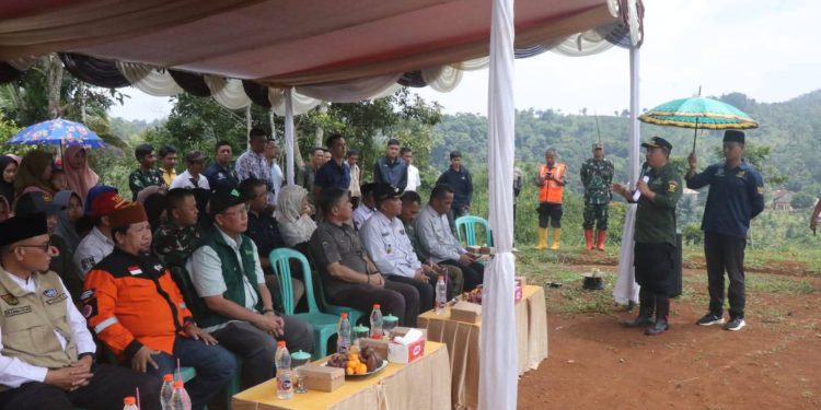 Wabup Sekabumi Apresiasi Peran Semua Pihak Dalam Peletakan Hunian Sementara di Lengkong