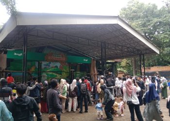 Kebun Binatang Bandung Dipadati Wisatawan, Wisata Edukasi Sangat Asri