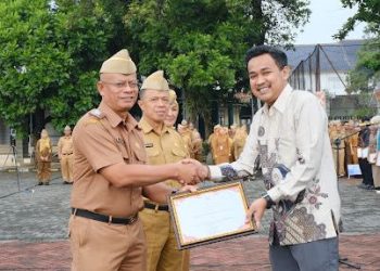 Salman Rizkatillah Terima Penghargaan Pemkab Garut sebagai Pelopor Bidang Sosial dan Advokasi Masyarakat