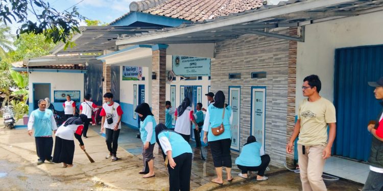 Laksanakan Intruksi Presiden Prabowo Gerakan ASRI, Dapur SPPG Cidadap Gelar Korve