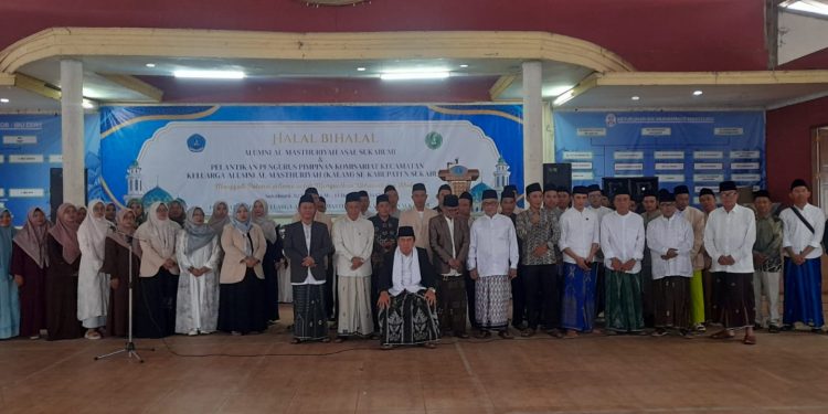 Perkuat Ukhuwah Alumni, Pimpinan Ponpes Al-Masthuriyah Lantik Komisariat KALAM se-Kab.Sukabumi