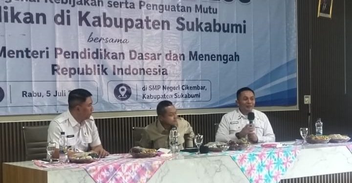 Wamendikdasmen Dorong Akurasi Data Pendidikan Saat Dialog di SMPN 1 Cikembar