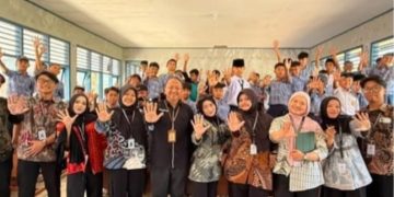 Cegah Kenakalan Remaja dari Sekolah, KKN UMMI Bangun Kesadaran Siswa di Tegalbuleud