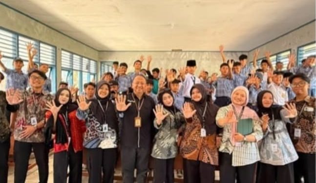 Cegah Kenakalan Remaja dari Sekolah, KKN UMMI Bangun Kesadaran Siswa di Tegalbuleud